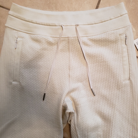 Lululemon Jogger - Picture 6 of 15